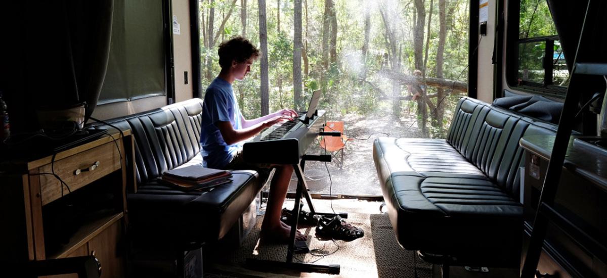 What's a Digital Nomad and Could You Be One? 