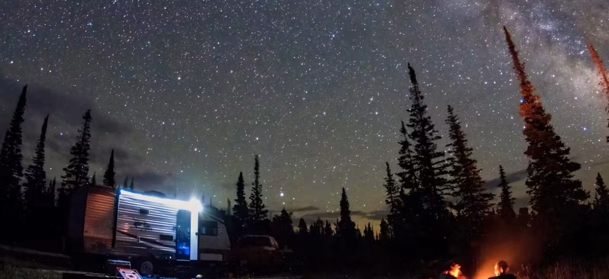 HOW TO PRACTICE LIGHT COURTESY WHEN RV CAMPING