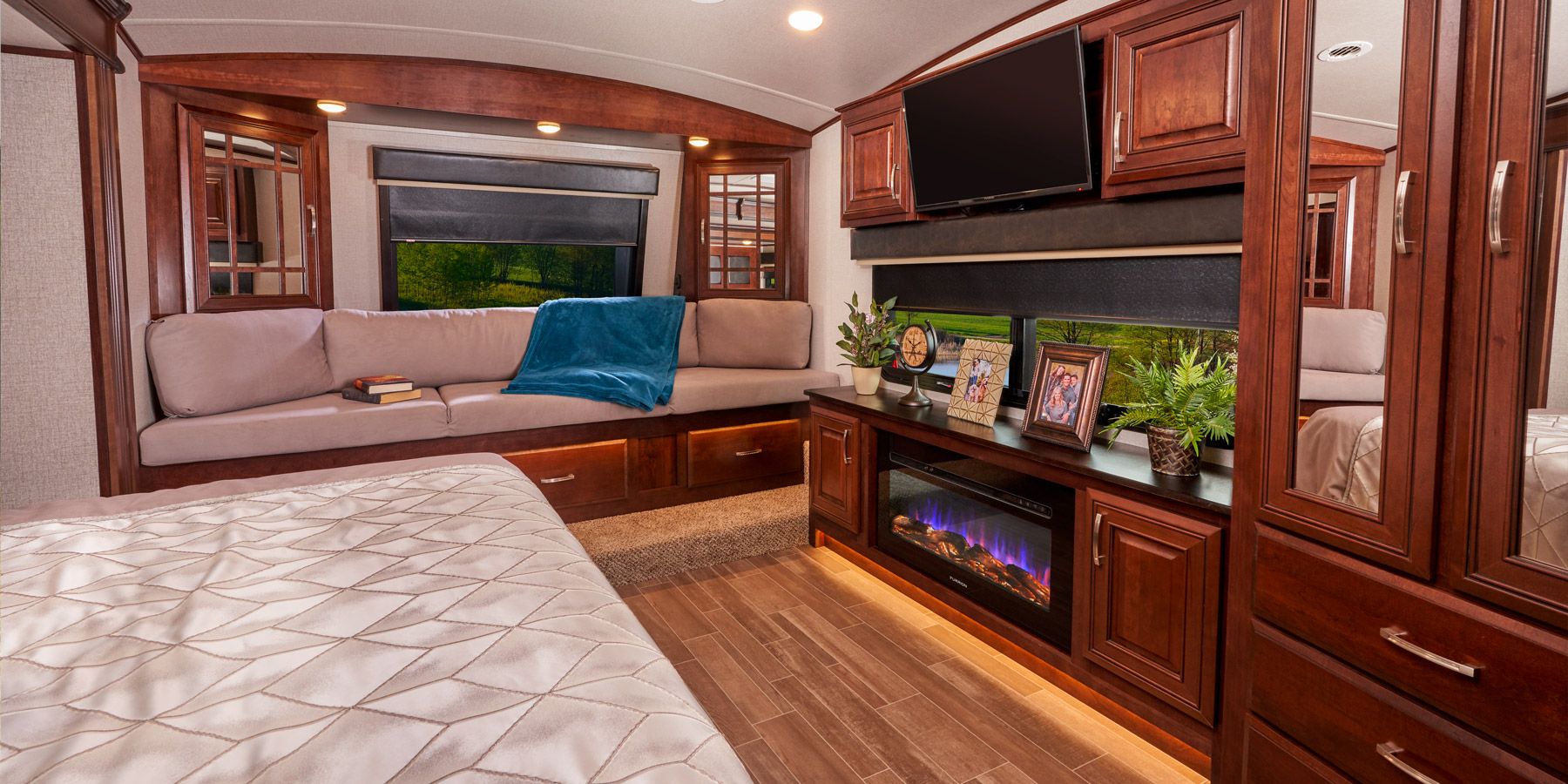 Pinnacle Luxury Fifth Wheel pinnacle-luxury-fifth-wheel